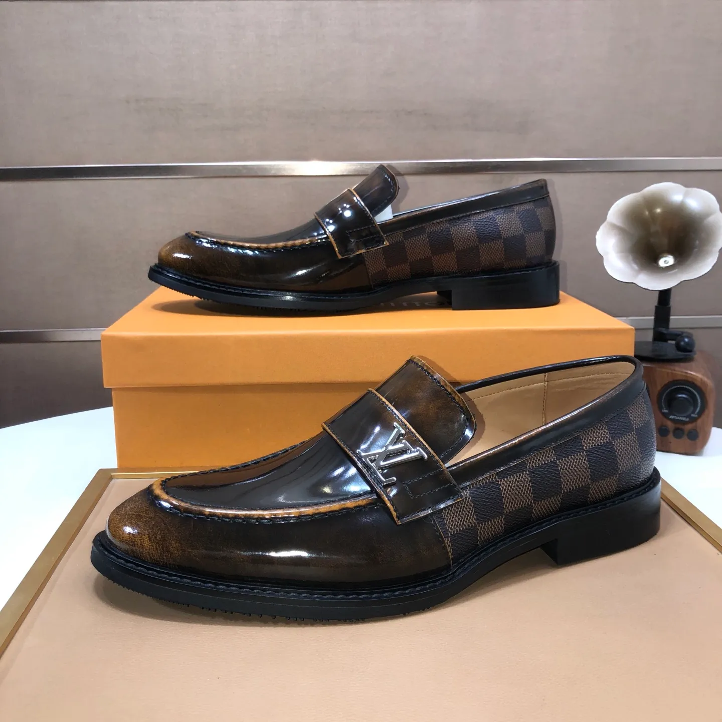Men's shoes💰460💰【LOUIS VUITTON】(sheepskin lining) new cowhide LV formal shoes🎩🎩❗️🆘made one to one at the counter🎩original quality, imported cowhide upper➕full sheepskin lining➕original rubber outsole, {high quality visible}👣Size: 38-45 (45 custom-made)